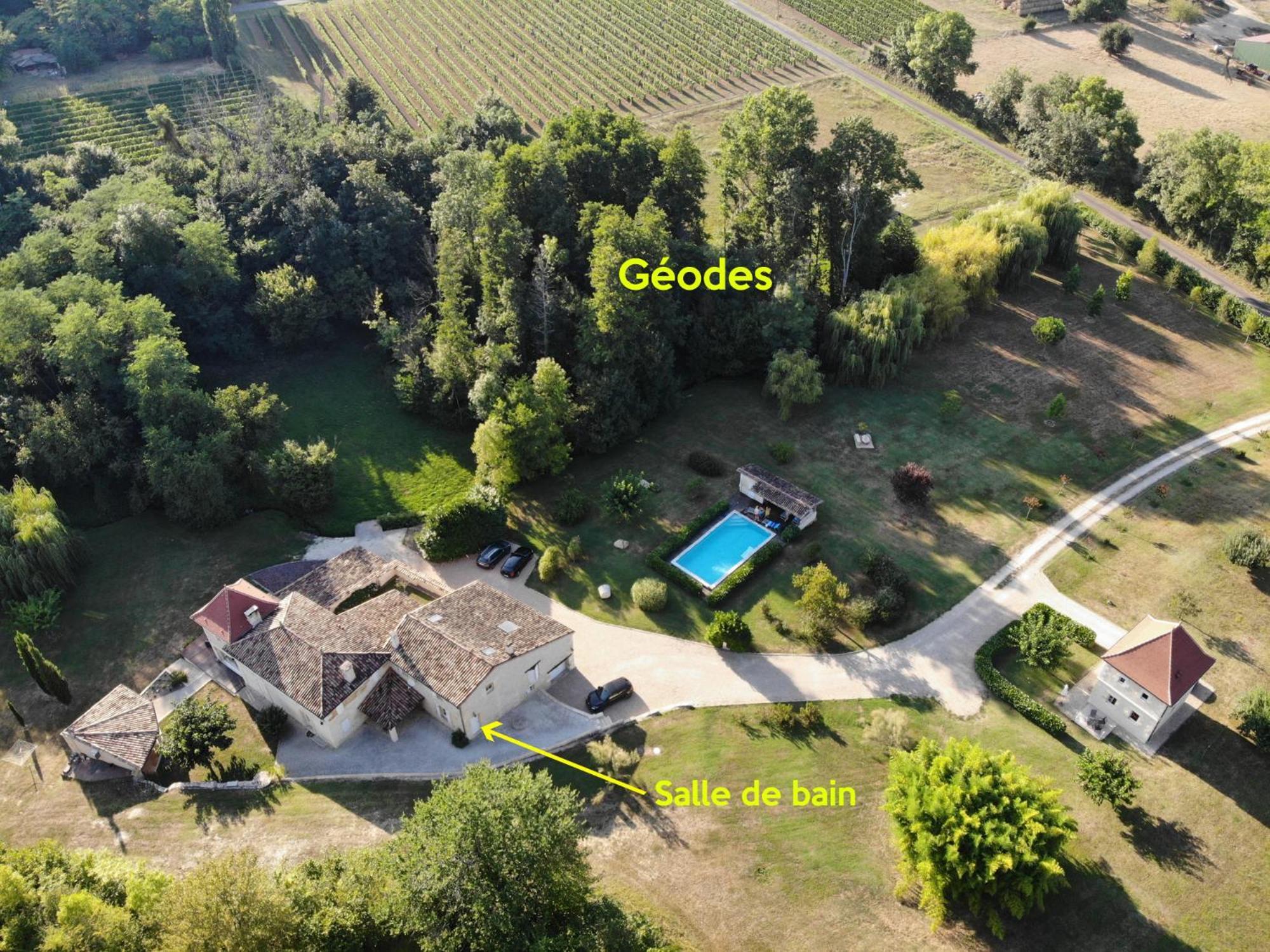 Les Geodes Du Domaine Jean Got, Proche De Saint Emilion